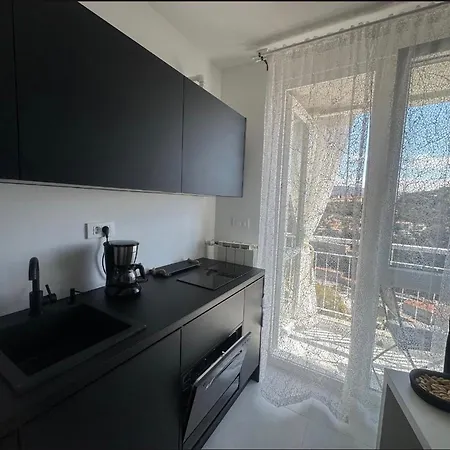 Fiorino Apartment-studio With Balcony Rijeka