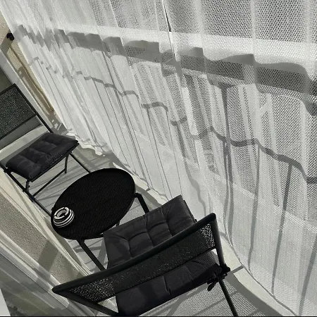 Fiorino Apartment-studio With Balcony アパート